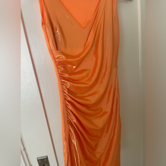 Missy Empire Metallic Orange Bodycon Mini Dress - Picture 2 of 4